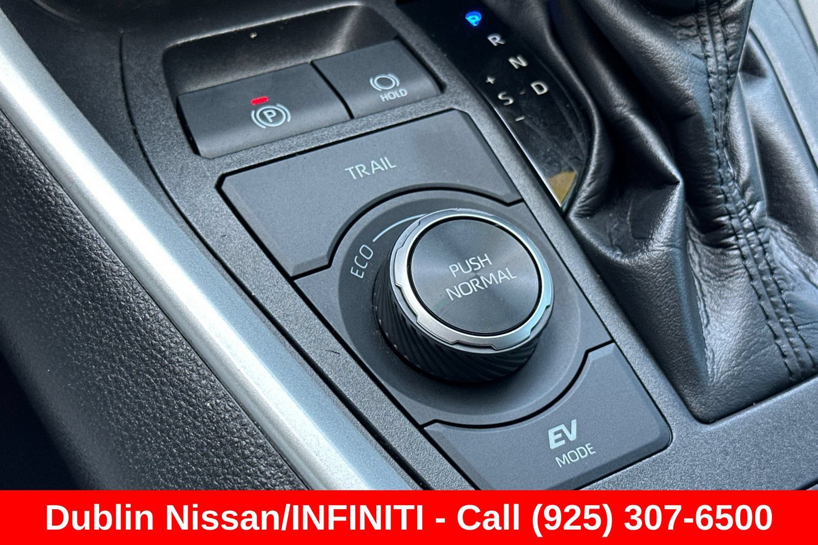 Used 2022 Toyota RAV4 LE AWD/4WD image 33