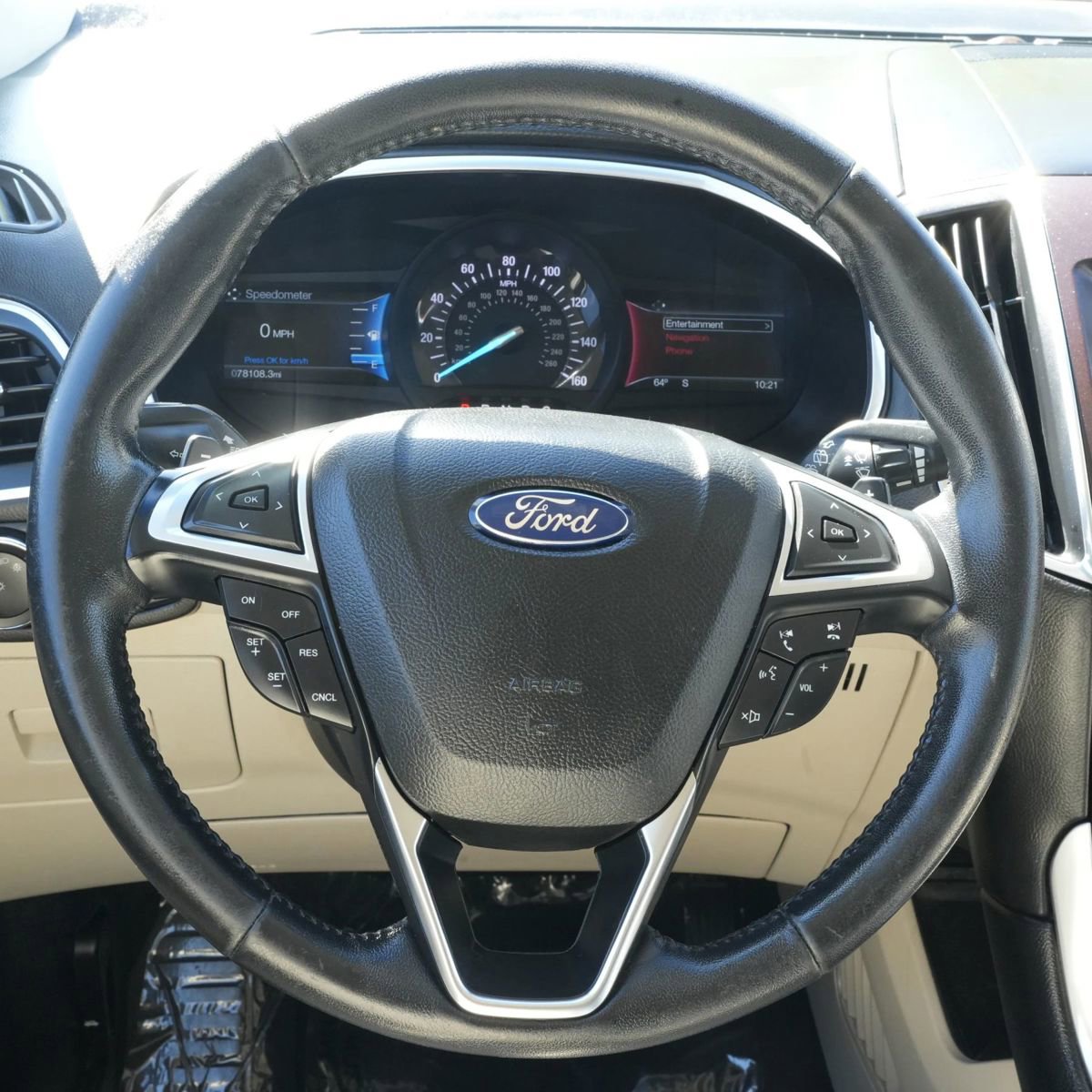 Used 2017 Ford Edge Titanium w/ Technology Package FWD image 18