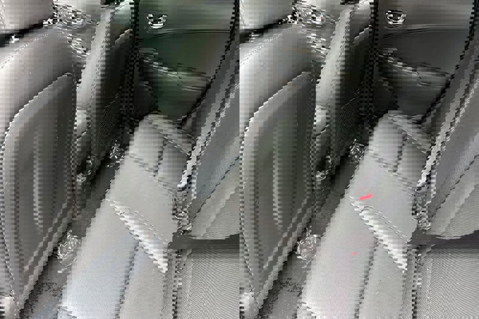 Used 2022 Hyundai Kona Limited w/ Cargo Package image 4