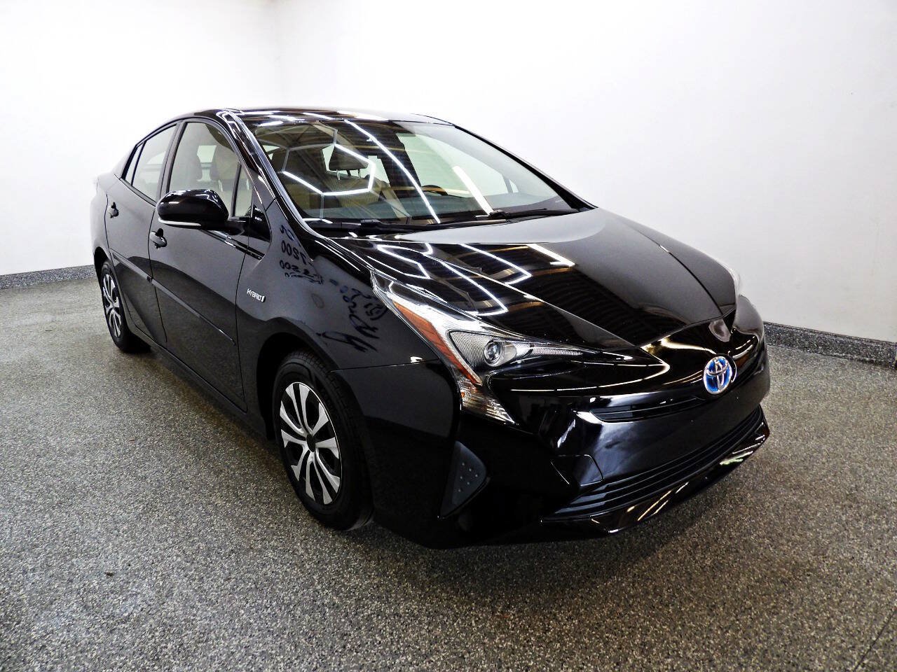 Used 2016 Toyota Prius Three w/ Protection Package FWD image 3