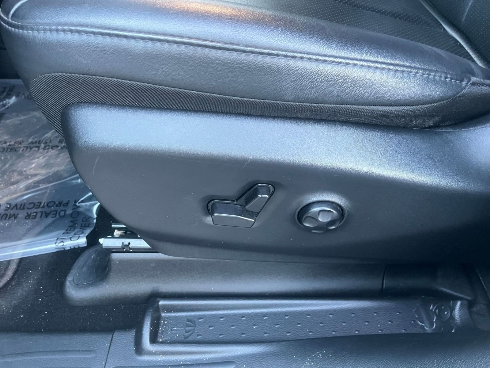 Used 2025 Chrysler Pacifica Select image 22