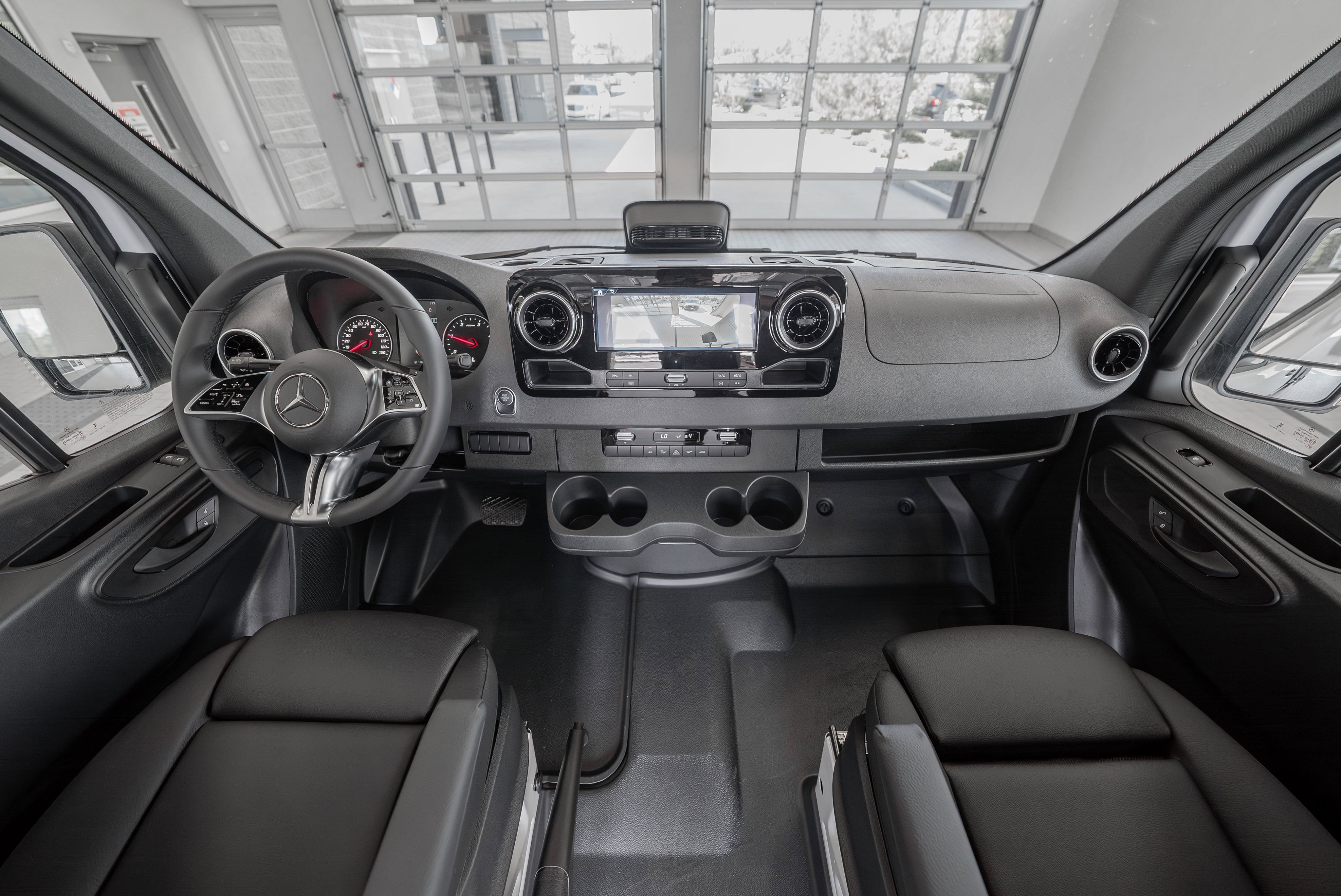 Used 2025 Mercedes-Benz Sprinter 2500 image 8