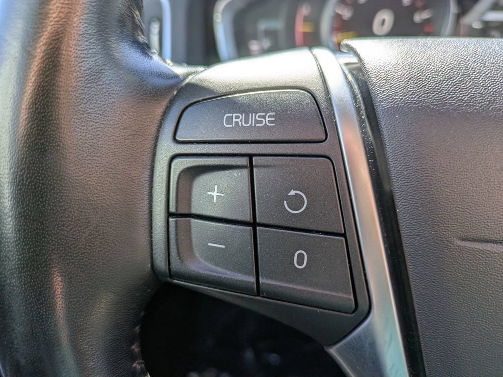 Used 2018 Volvo V60 T5 Cross Country AWD/4WD image 25