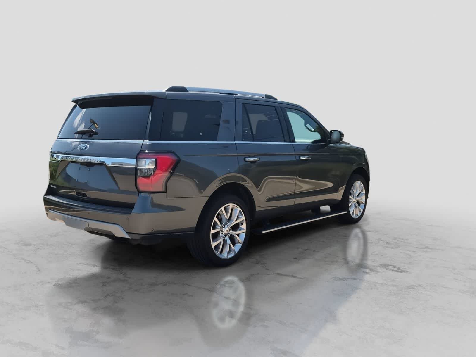 Used 2019 Ford Expedition Limited w/ Equipment Group 302A AWD/4WD image 8