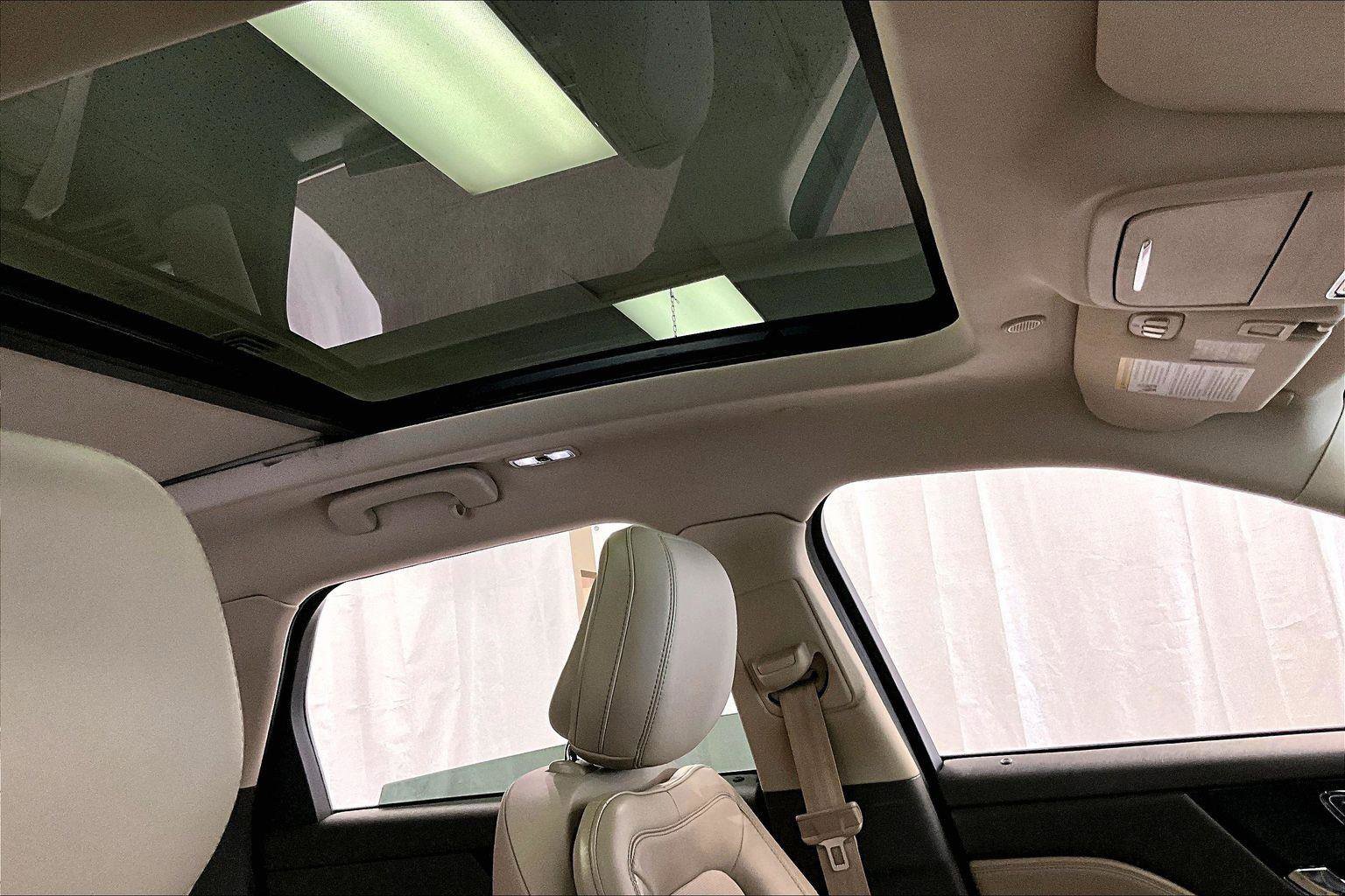 Used 2020 Lincoln Corsair Reserve w/ Elements Package image 21