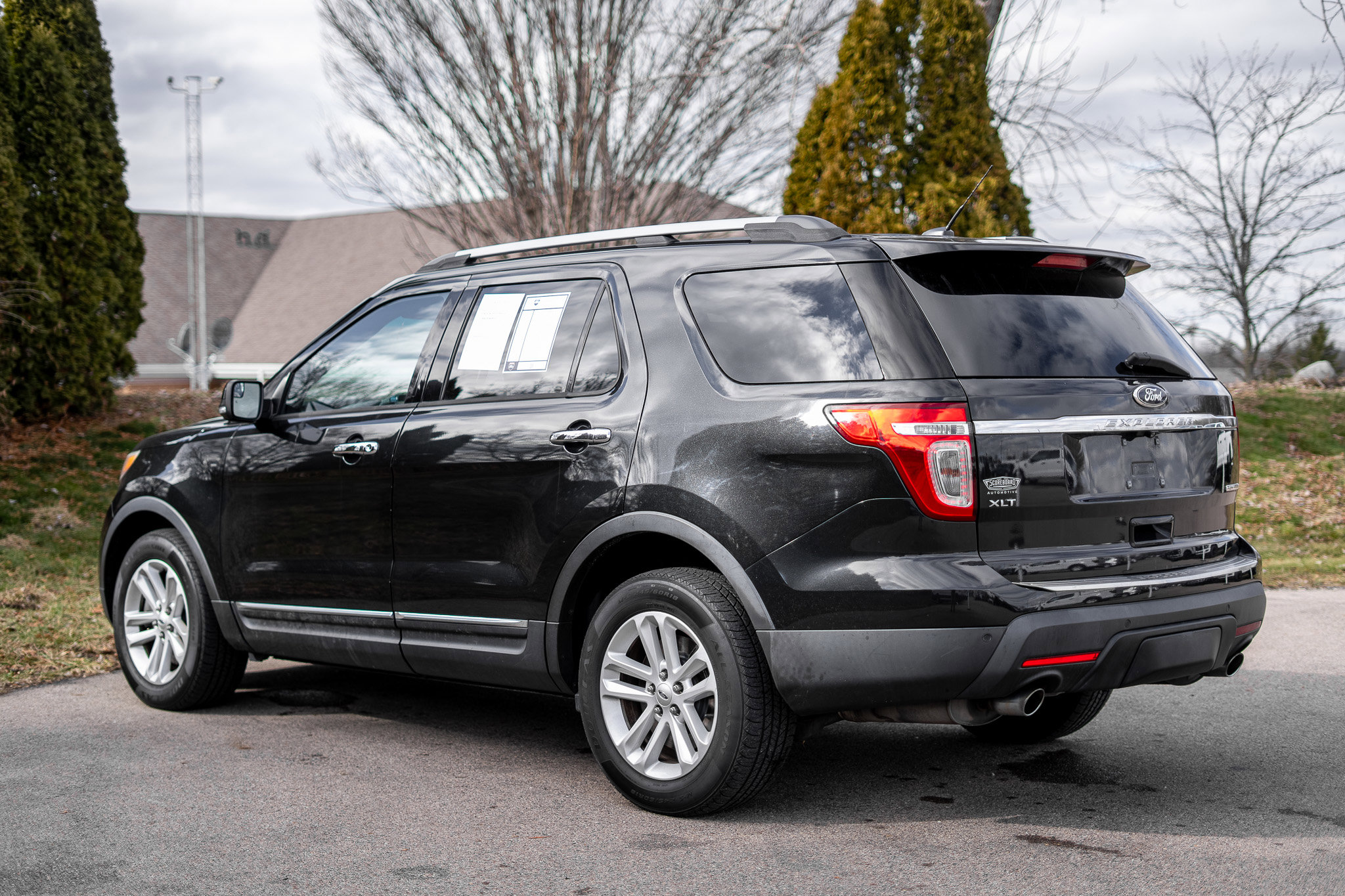 Used 2014 Ford Explorer XLT w/ Equipment Group 202A image 7