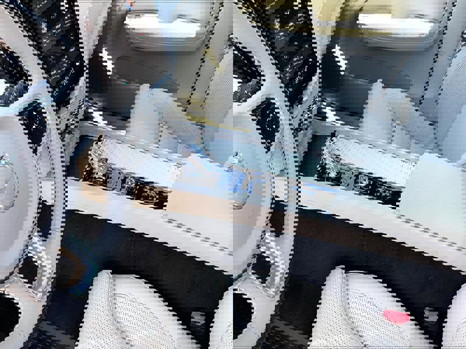 Used 2026 Volvo XC60 B5 Ultra w/ Protection Package Premier AWD/4WD image 19