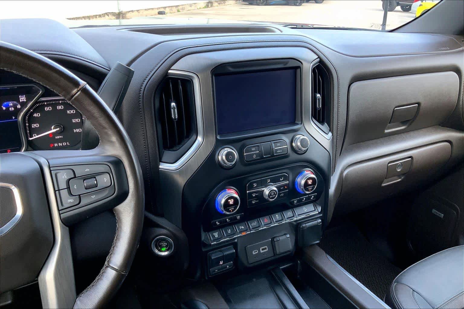 Used 2022 GMC Sierra 3500 Denali w/ Technology Package AWD/4WD image 7