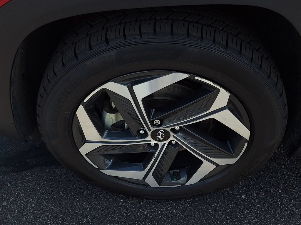 Certified 2022 Hyundai Tucson Limited AWD/4WD image 33