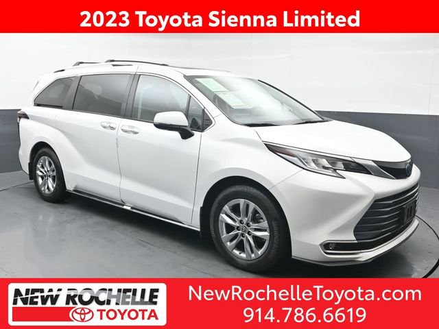 Used 2023 Toyota Sienna Limited image 1