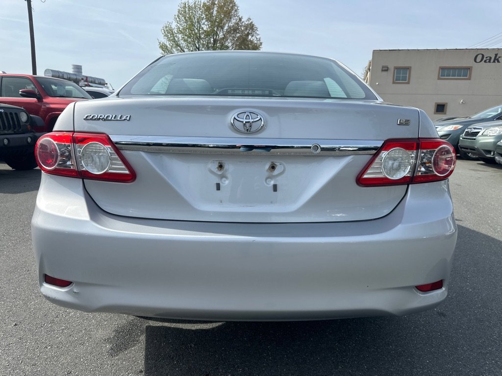 Used 2012 Toyota Corolla LE FWD image 4