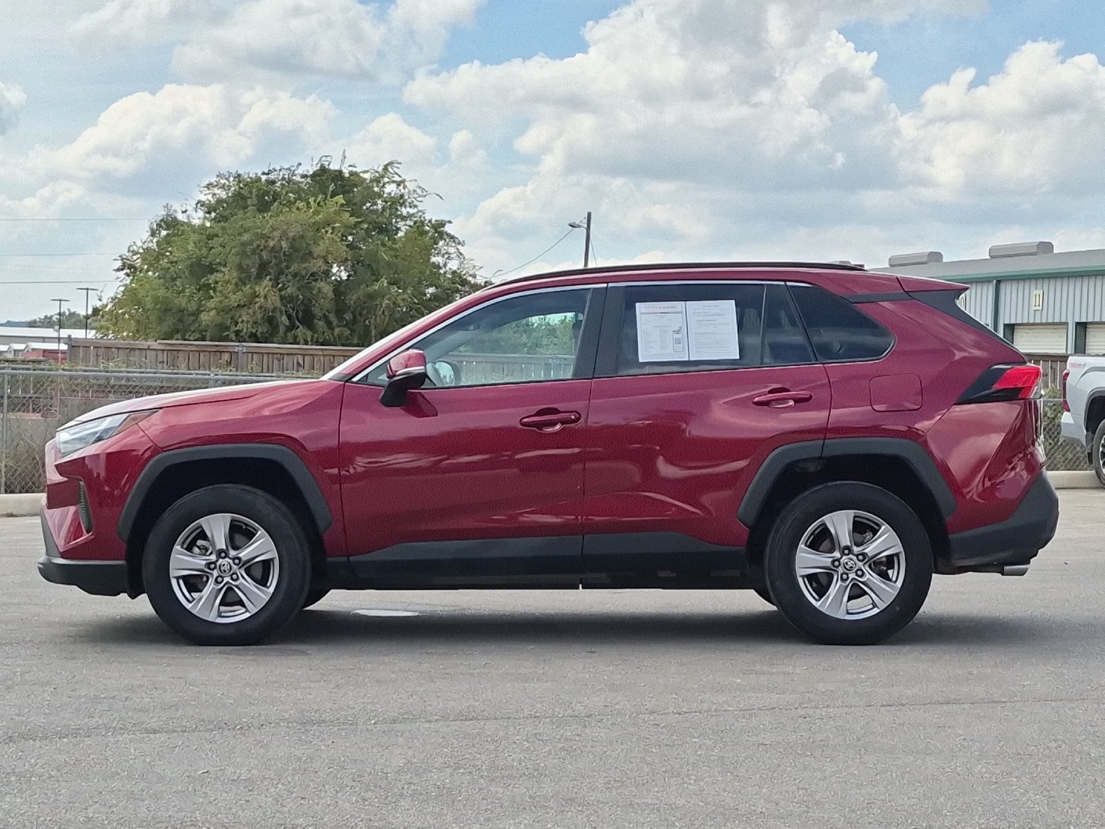 Used 2025 Toyota RAV4 XLE FWD image 2