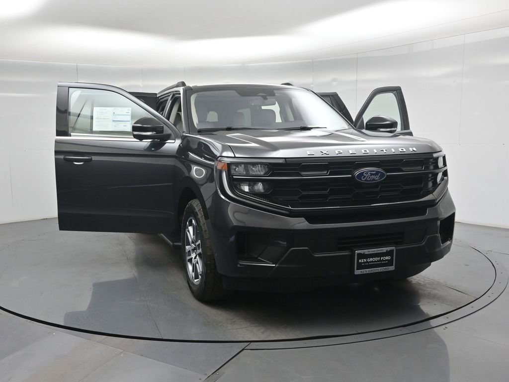 Certified 2025 Ford Expedition Active AWD/4WD image 32