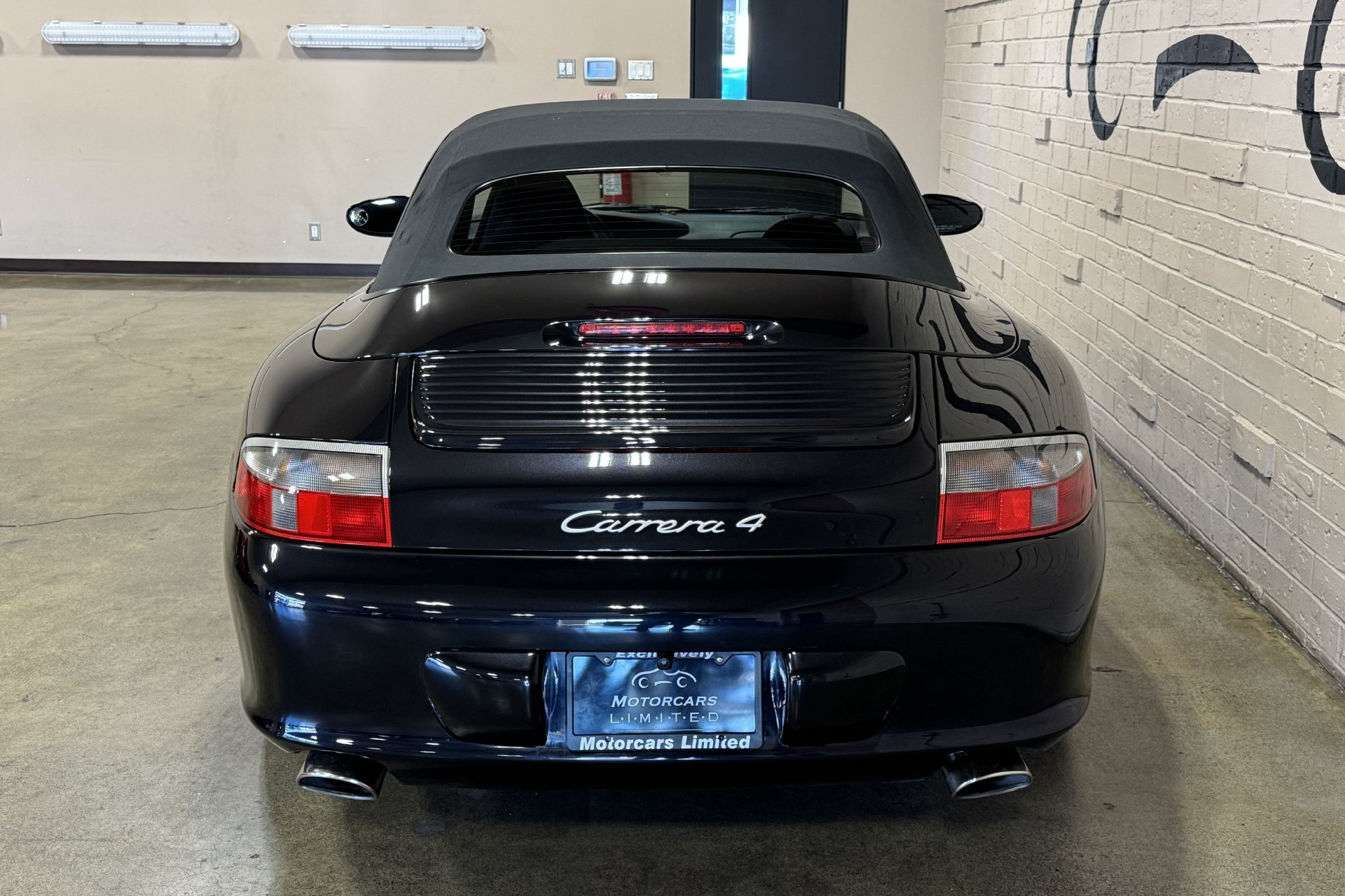 Used 2003 Porsche 911 Carrera 4 AWD/4WD image 8