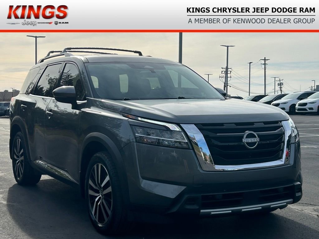 Used 2024 Nissan Pathfinder Platinum w/ Cargo Package
