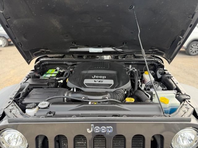 Used 2018 Jeep Wrangler Rubicon AWD/4WD image 12