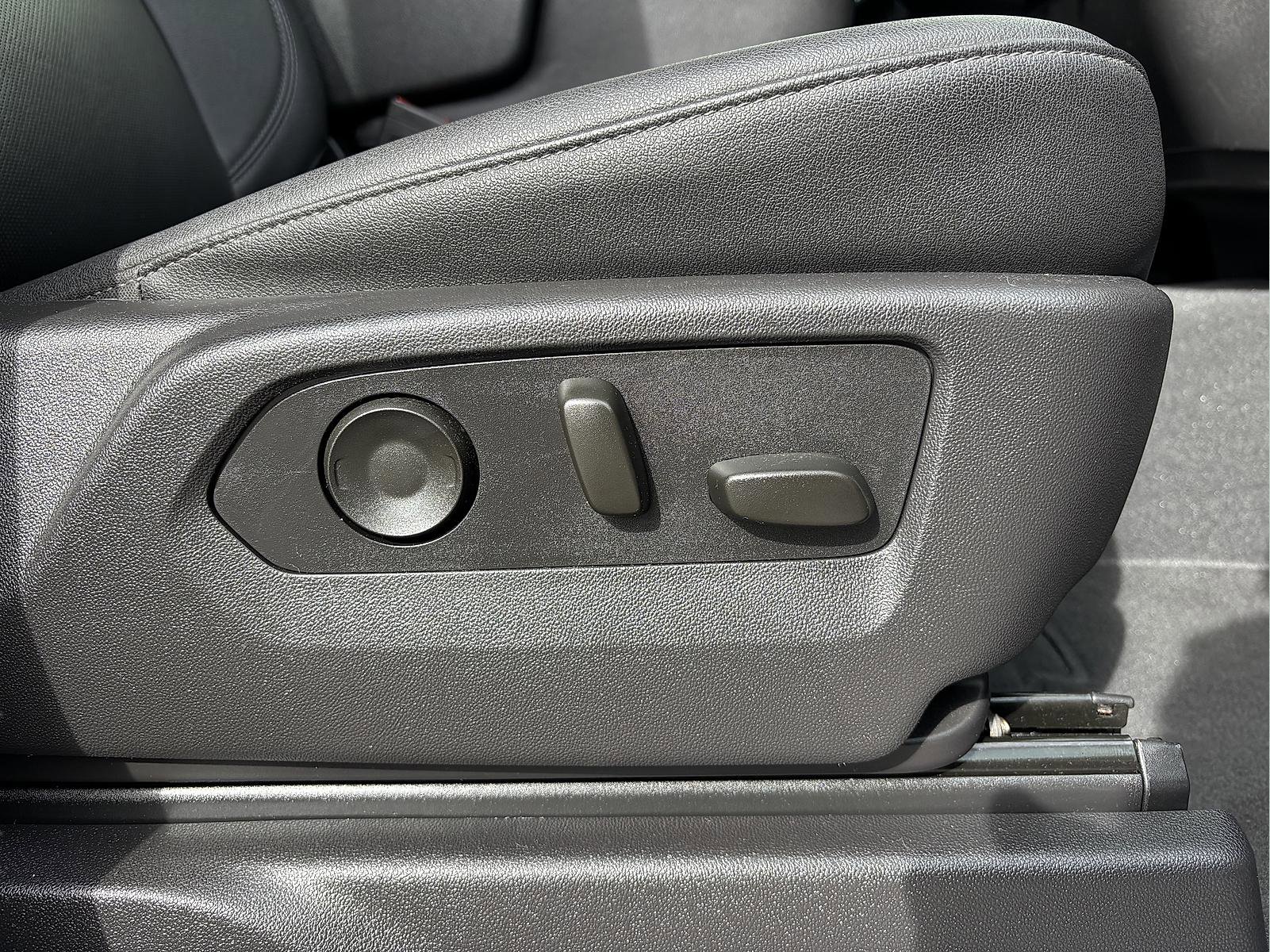 Used 2024 GMC Sierra 1500 SLT image 36