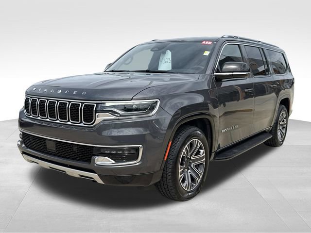 Used 2024 Jeep Wagoneer L Series II w/ Flexible Seating Group RWD image 4