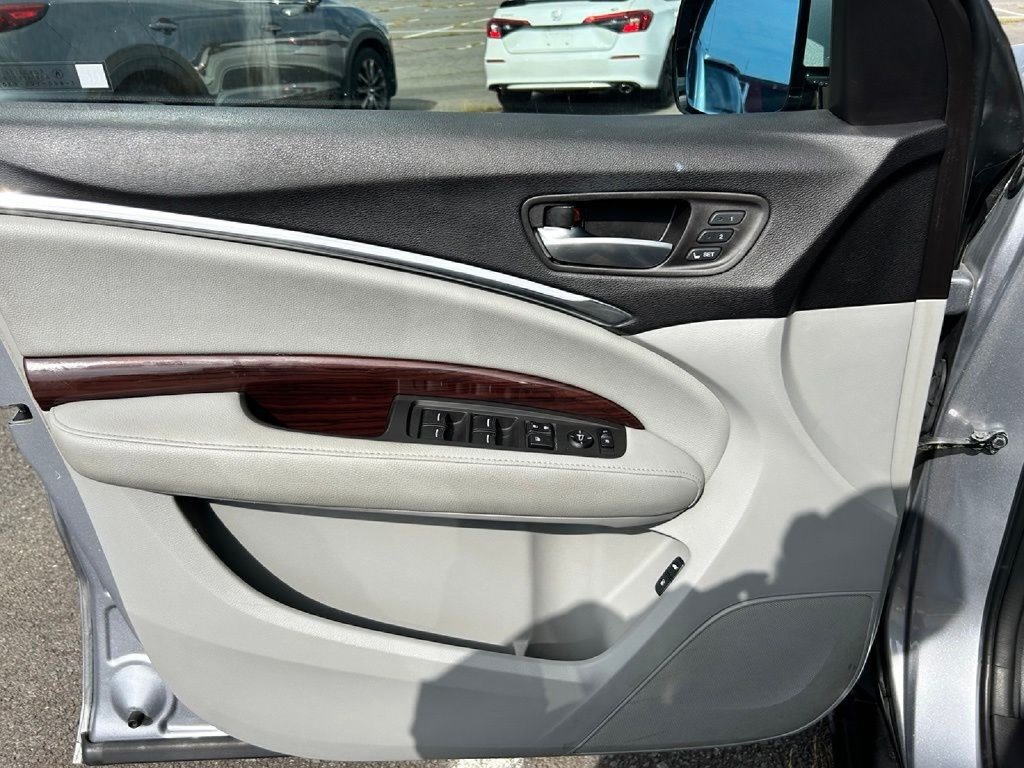 Used 2016 Acura MDX SH-AWD image 18