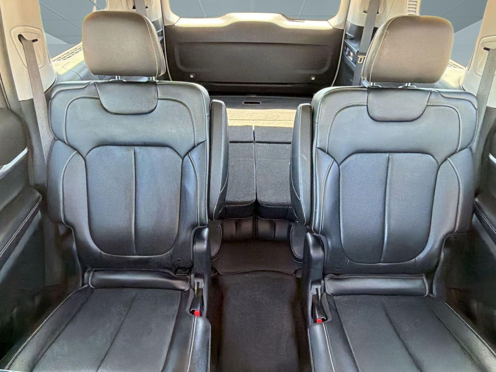 Used 2022 Jeep Grand Cherokee L Limited w/ Luxury Tech Group II image 27