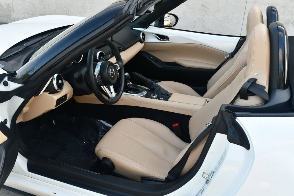 Used 2024 MAZDA MX-5 Miata Grand Touring RWD image 50