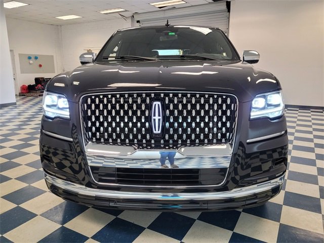 Used 2024 Lincoln Navigator Black Label image 2