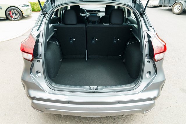 New 2025 Nissan Kicks Play S image 7