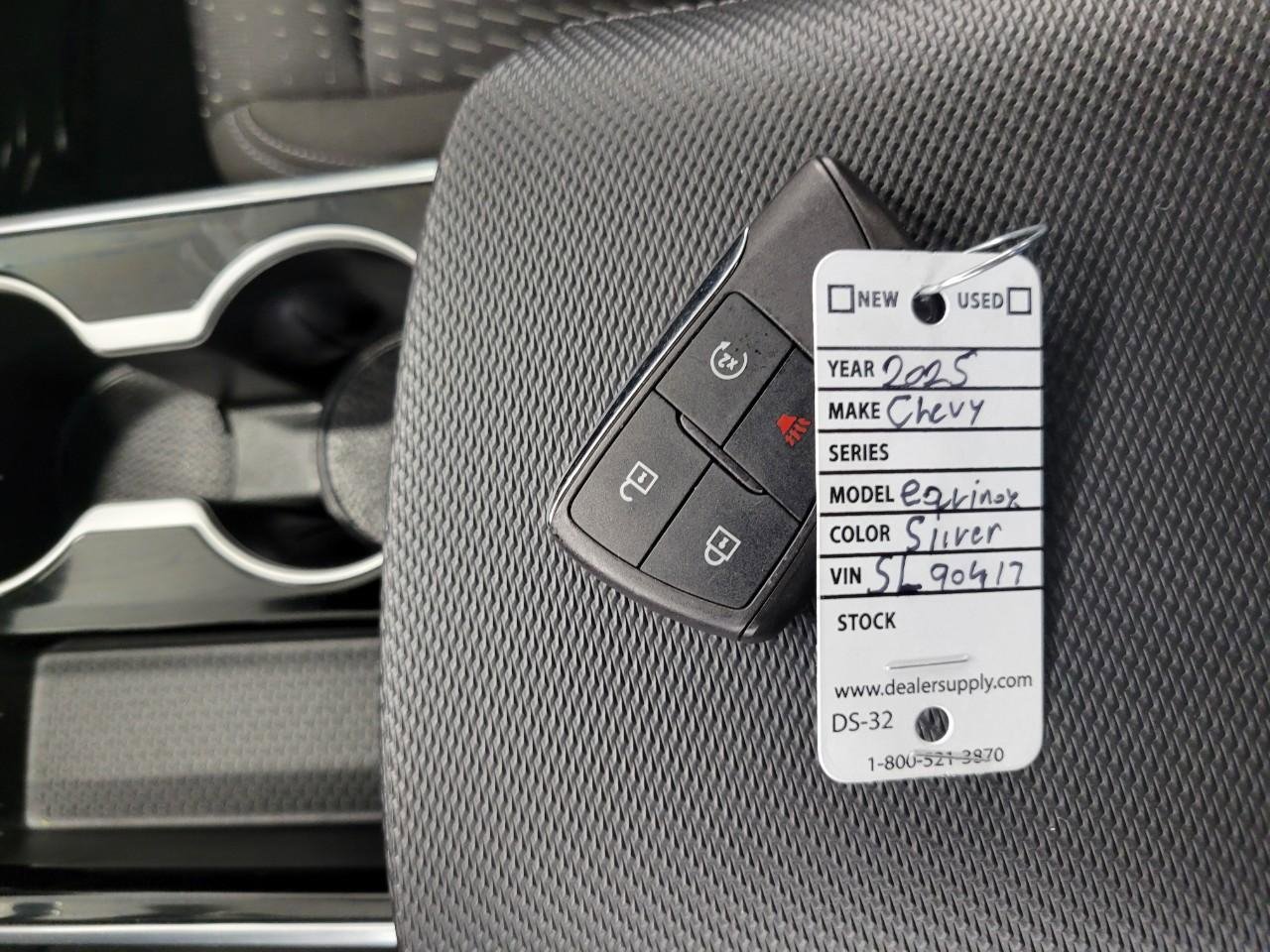 Used 2025 Chevrolet Equinox LT image 24