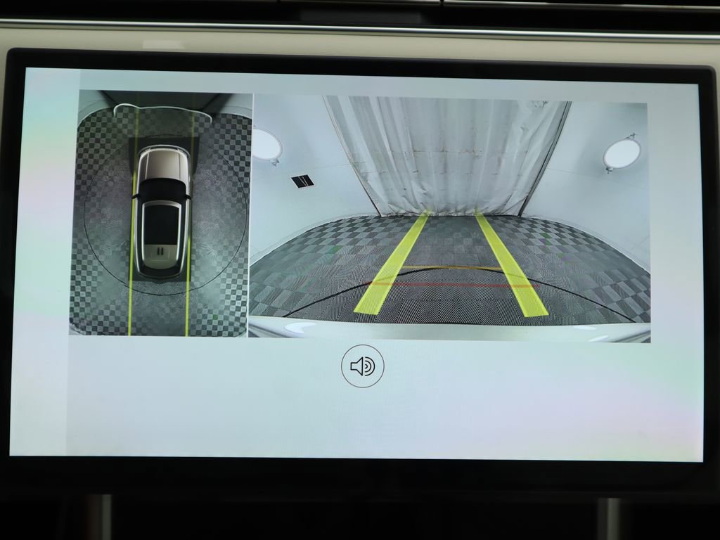 New 2025 Land Rover Range Rover SE image 17