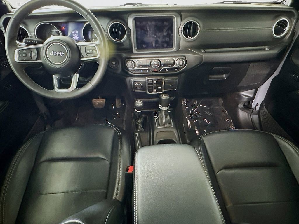 Used 2023 Jeep Wrangler Unlimited Sahara AWD/4WD image 16