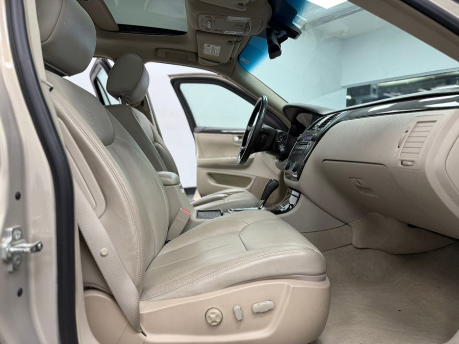 Used 2008 Cadillac DTS w/ Sun And Sound Package image 51