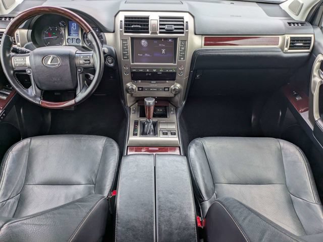 Used 2018 Lexus GX 460 Premium w/ Premium Package AWD/4WD image 15