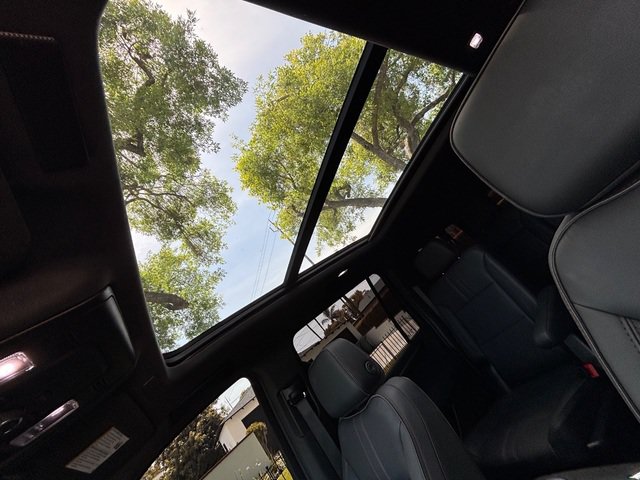 Used 2025 Chevrolet Suburban RST w/ Comfort Package AWD/4WD image 35