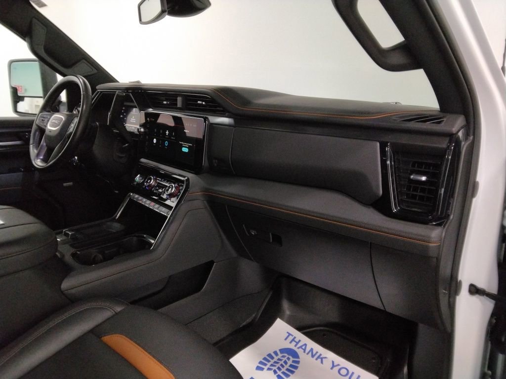 Used 2025 GMC Sierra 2500 AT4 image 43