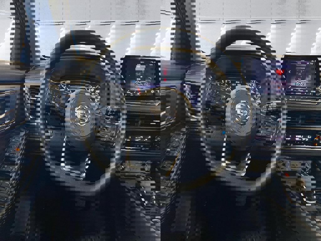 Used 2024 Nissan Rogue SV image 8