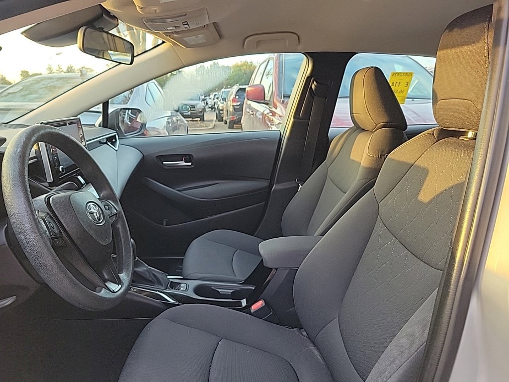 Used 2020 Toyota Corolla LE FWD image 6