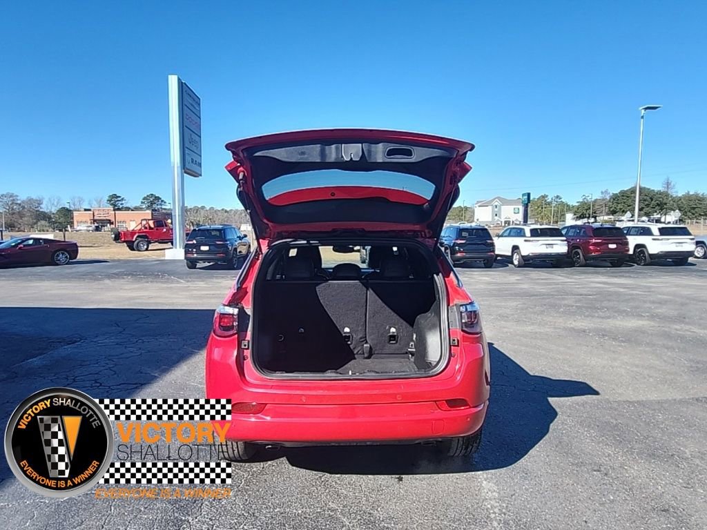 Used 2023 Jeep Compass Limited image 24