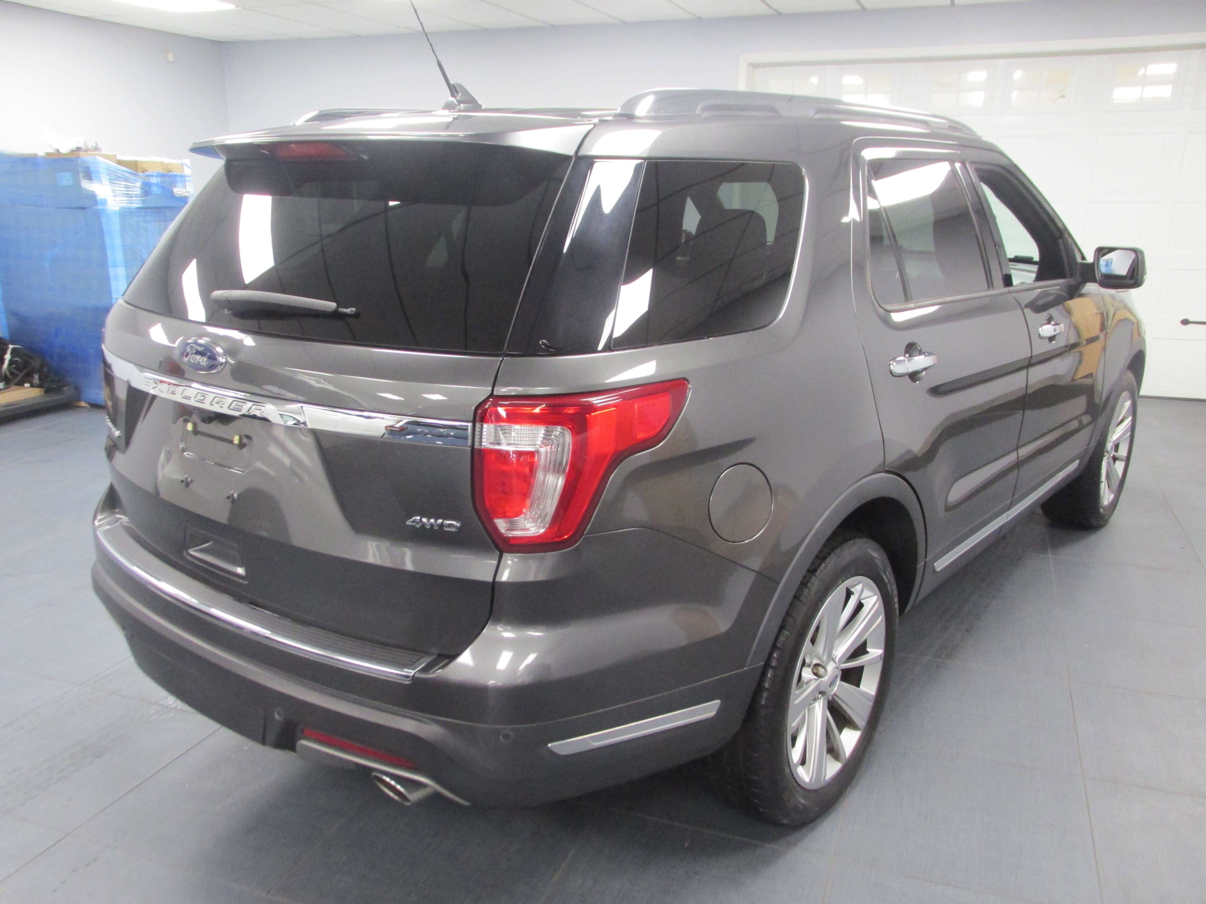 Certified 2019 Ford Explorer Limited w/ Class III Trailer Tow Package image 5