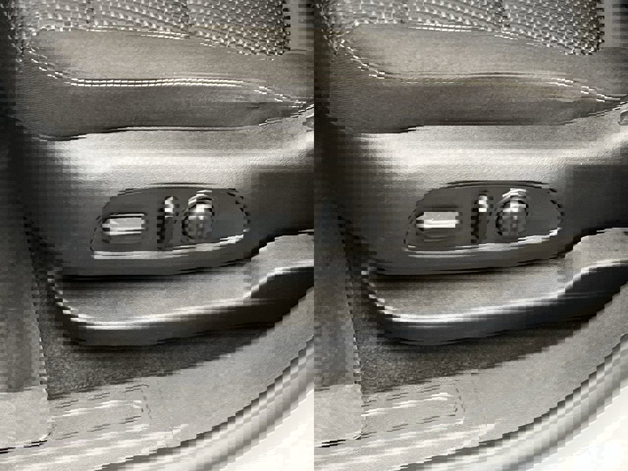 Certified 2023 GMC Acadia SLE w/ Driver Convenience Package image 10