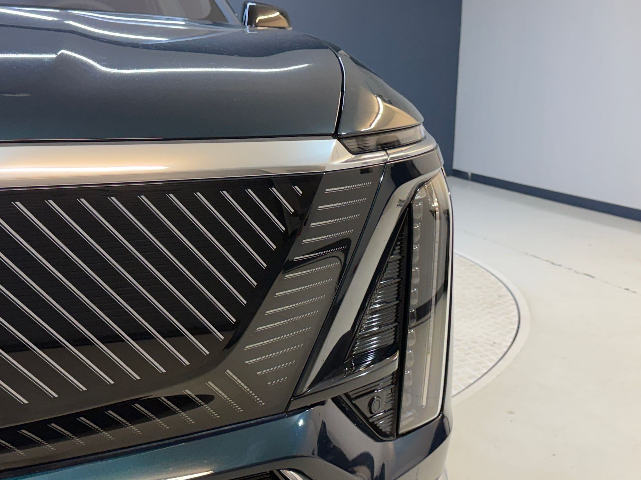 New 2026 Cadillac Vistiq Luxury AWD/4WD image 10