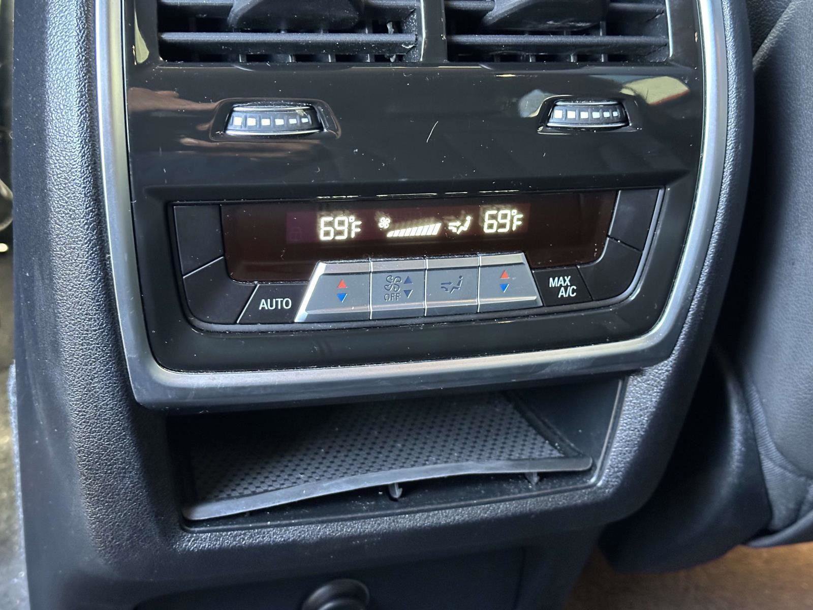 Used 2022 BMW X5 xDrive40i w/ Premium Package AWD/4WD image 16