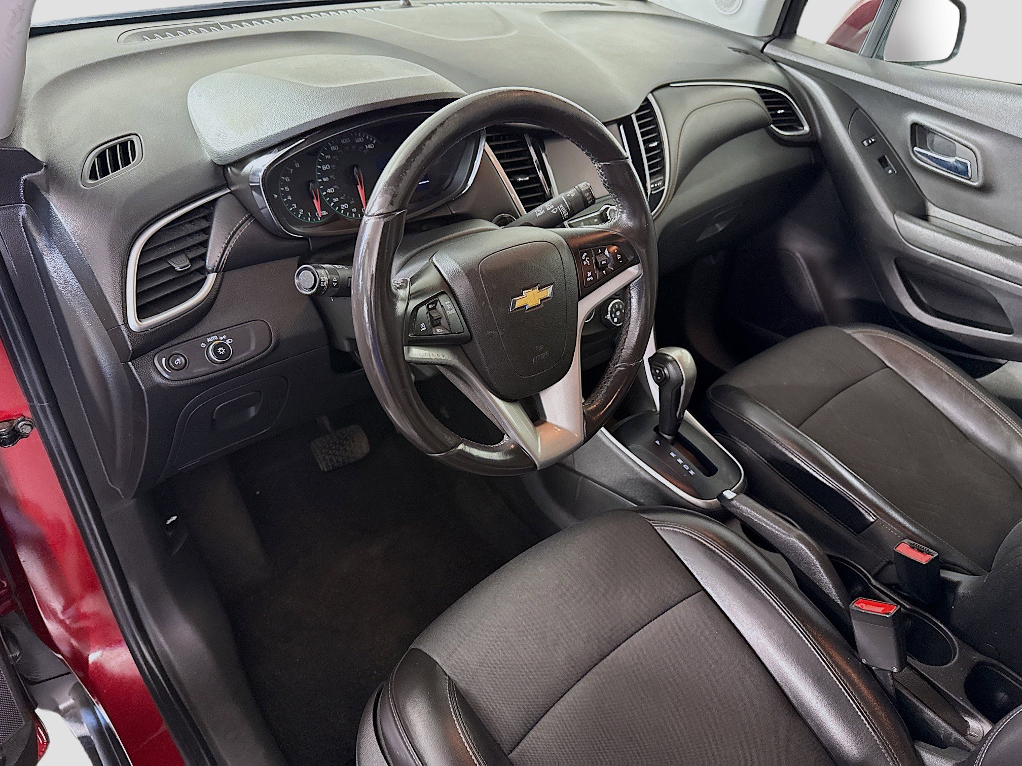 Used 2022 Chevrolet Trax LT w/ Driver Confidence Package AWD/4WD image 23