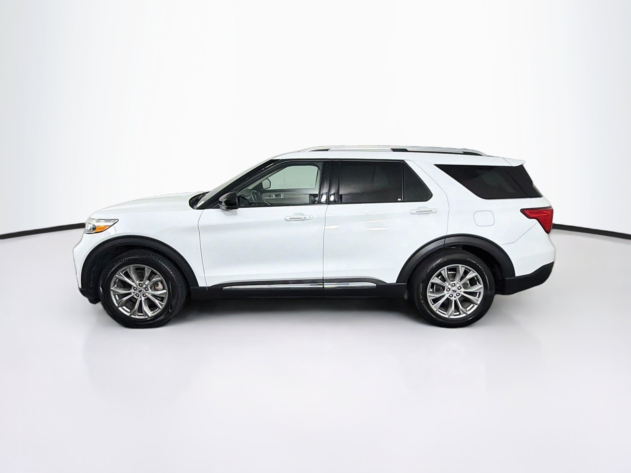 Used 2022 Ford Explorer Limited RWD image 4