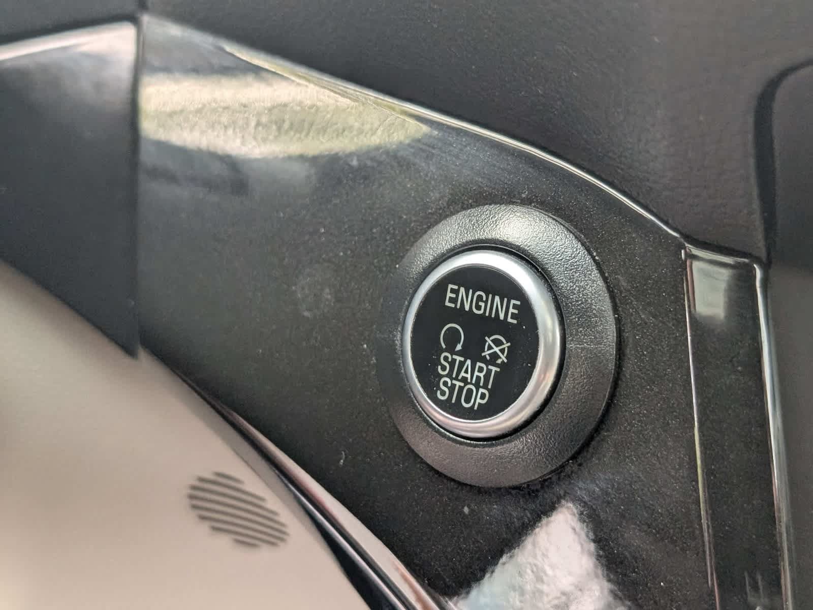 Used 2018 Ford Escape Titanium w/ Ford Safe & Smart Package AWD/4WD image 24
