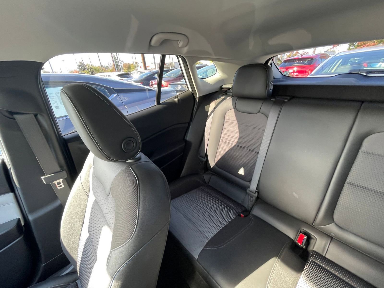 Used 2025 Chevrolet Trax LT w/ LT Convenience Package image 36