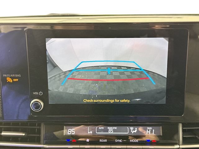 Used 2025 Toyota Sienna LE image 12