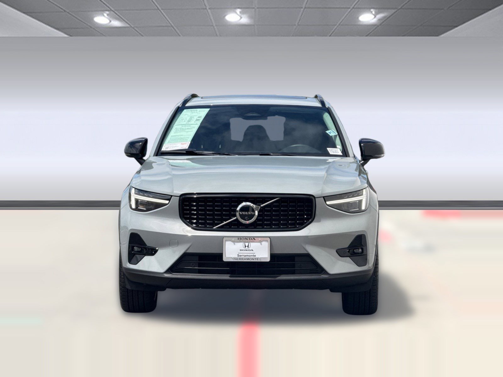 Used 2025 Volvo XC40 B5 Ultra w/ Climate Package image 6