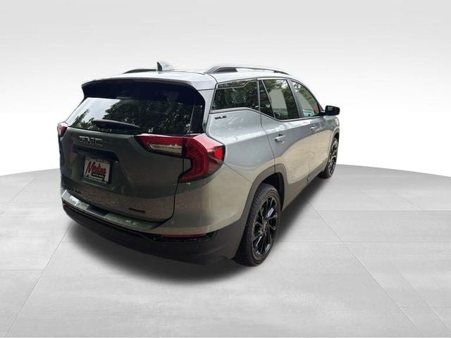 Used 2023 GMC Terrain SLE w/ Driver Convenience Package AWD/4WD image 4