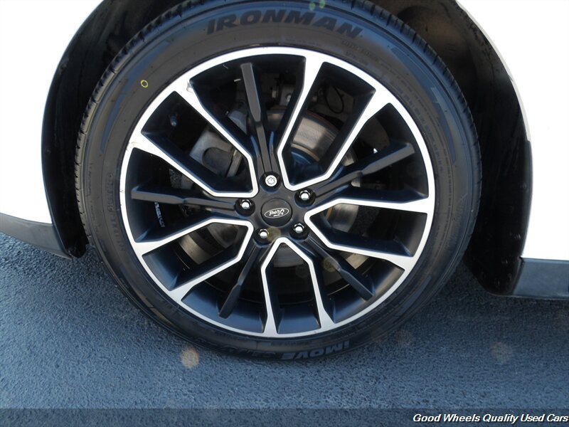 Used 2017 Ford Taurus SEL w/ Equipment Group 201A FWD image 9