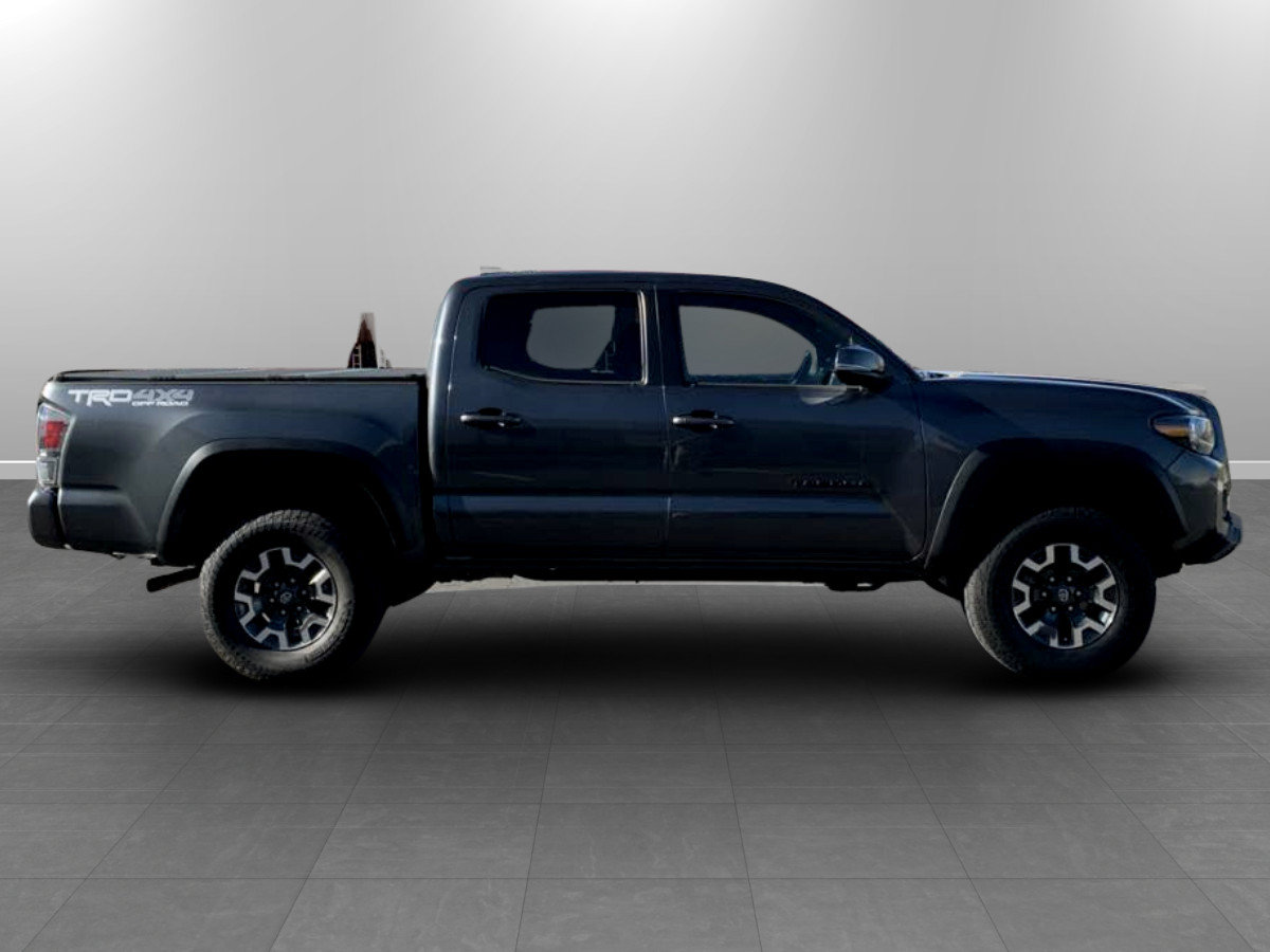 Used 2023 Toyota Tacoma TRD Off-Road w/ Technology Package AWD/4WD image 8